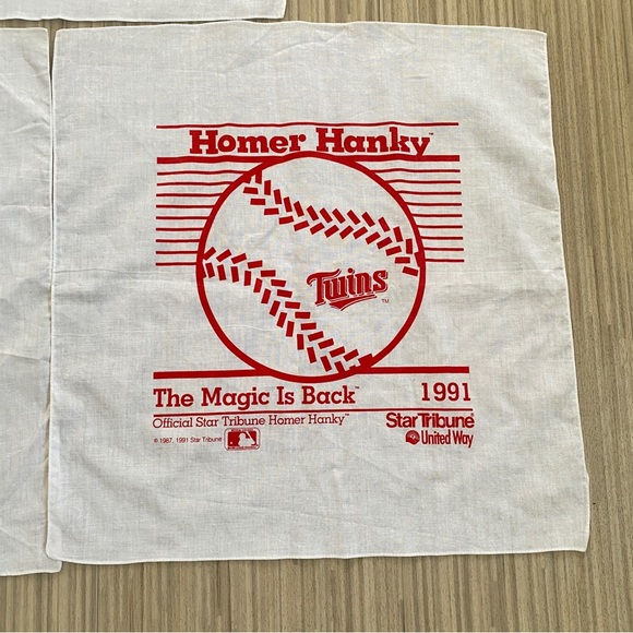 Set of 3 TWINS 1991 The Magic is Back Homer Hankies - Picture 3 of 5